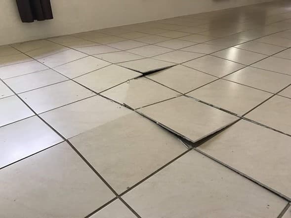 Estallido de cerámica (azulejos) - Causas y soluciones
